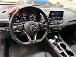 نيسان ألتيما